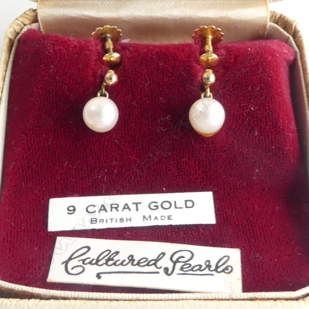 PR 9ct CULTURED PEARL EARRINGS, SCREWBACK 2.2gm Image 1++