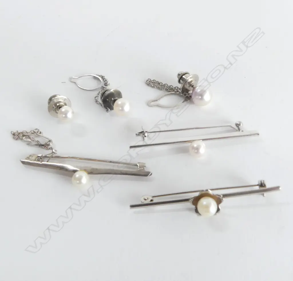 X3 S/SILVER CULTURED PEARL BROOCHES & X3 CULTURED PEARL PINS ONE WITH MIKIMOTO MARK Image 1++