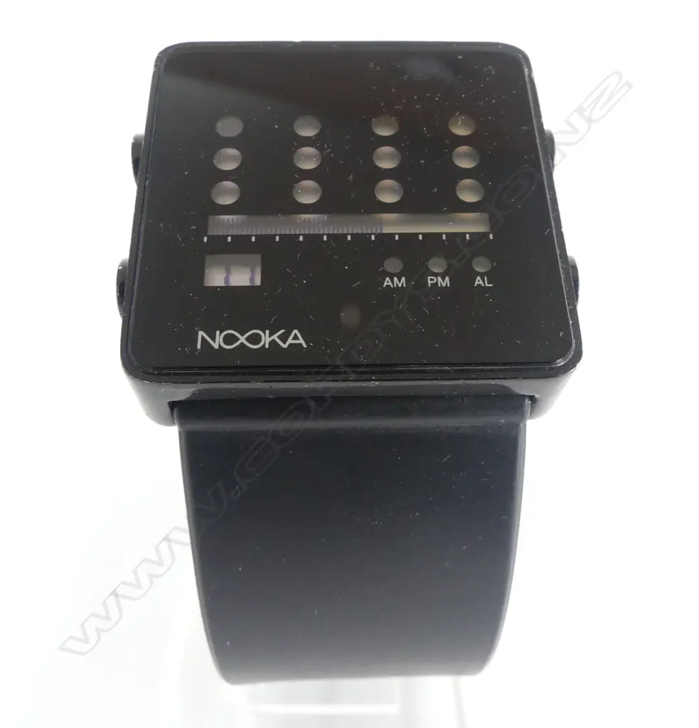 'NOOKA' NEW YORK CITY, AMERICAN DESIGNED WATCH by Matthew Waldman IN ORIGINAL BOX running Image 1++