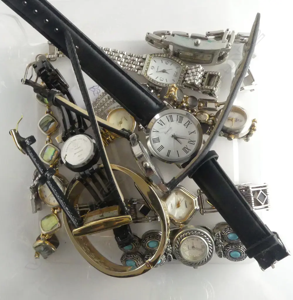 12 LADIES WRIST WATCHES Image 1++