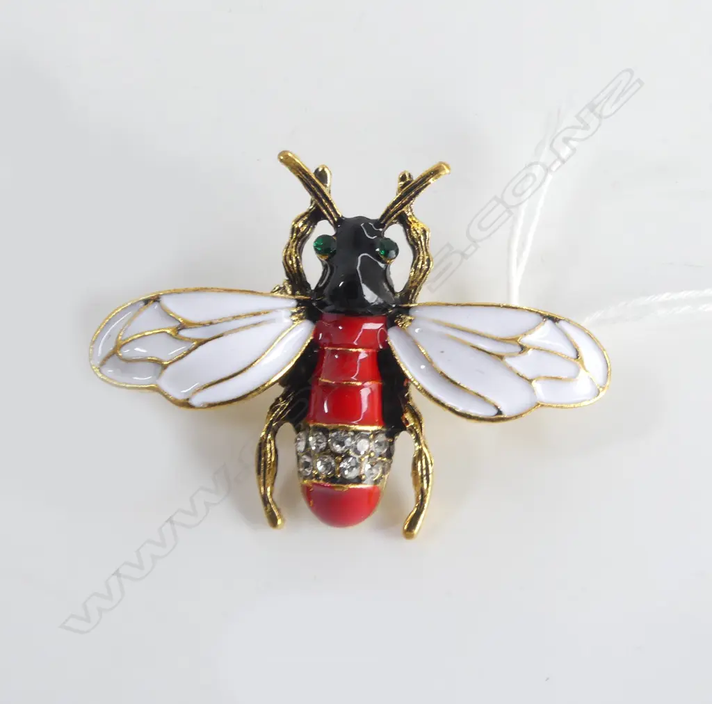 COSTUME ENAMEL & DIAMANTE BEE BROOCH Image 1++