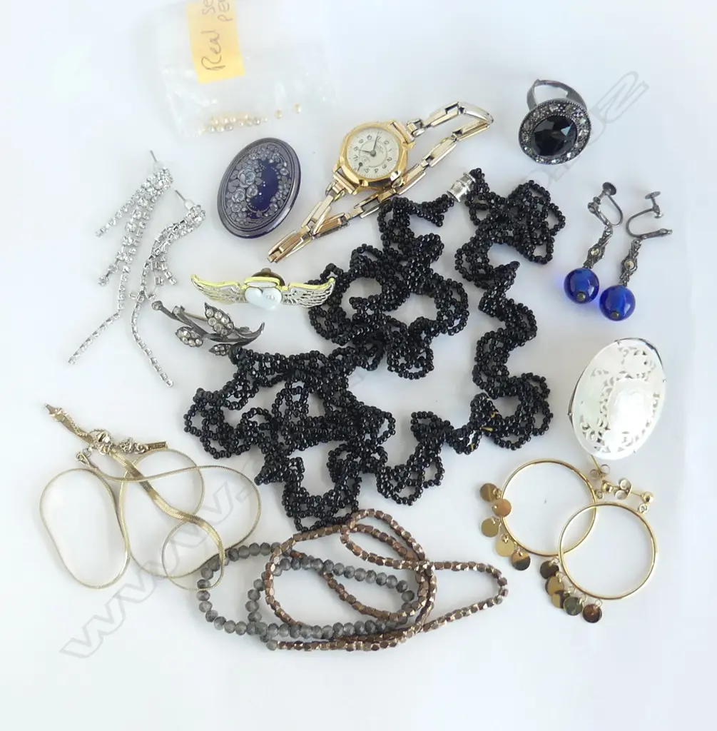 COLLECTION OF NECKLACES, SEED PEARLS, EARRINGS & AN ANTIQUE WATCH - WORKING Image 1++