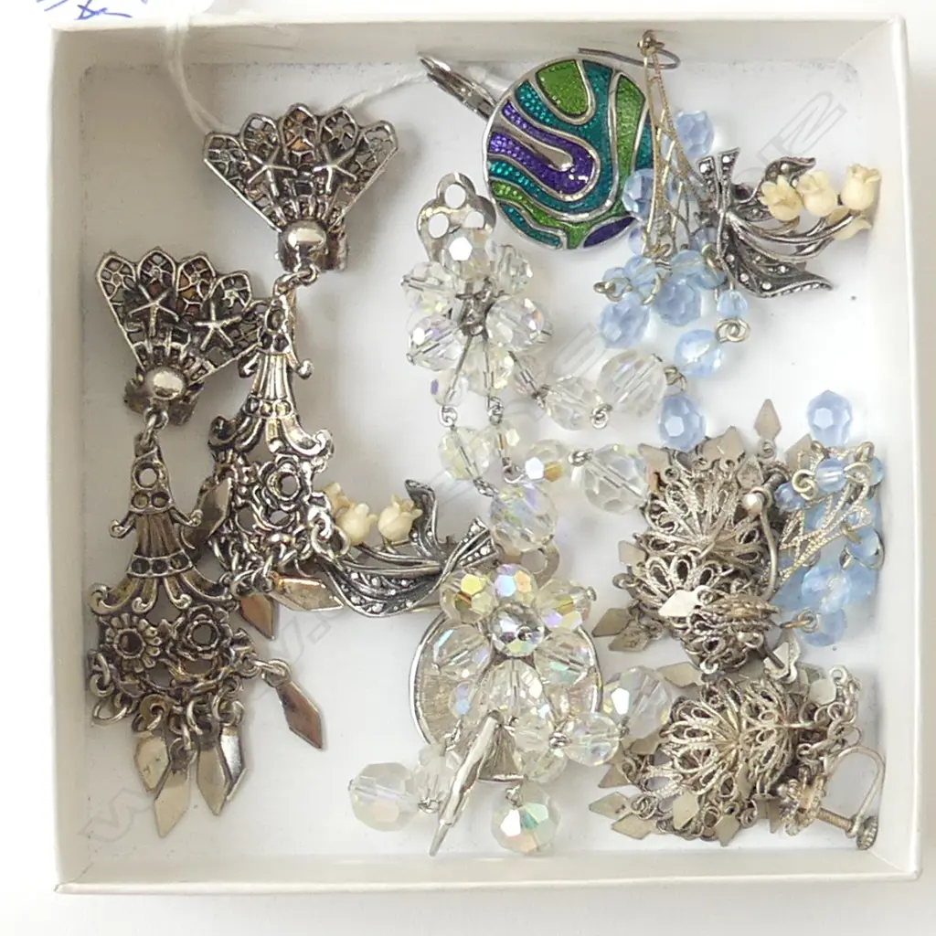 COLLECTION COSTUME EARRINGS INCLD PR SILVER MARCASITE Image 1++