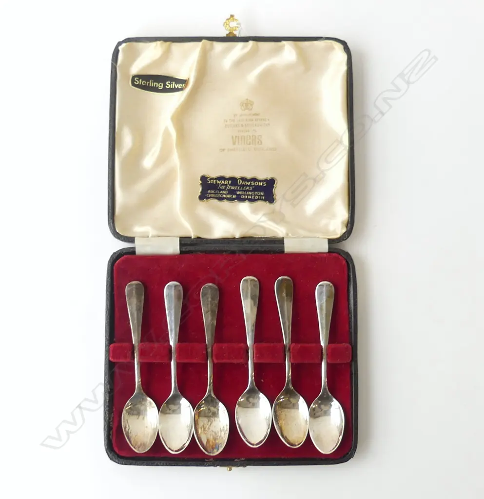 6 STG SILVER TEASPOONS, CASED 50gms Image 1++