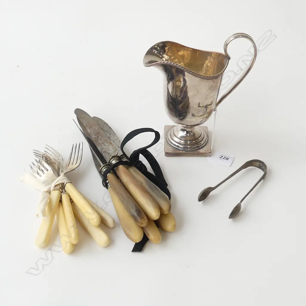 6 IVORINE HANDLED FORKS, 6 BONE KNIVES, STG TONGS & SILVER OVER COPPER JUG H.175mm Image 1++