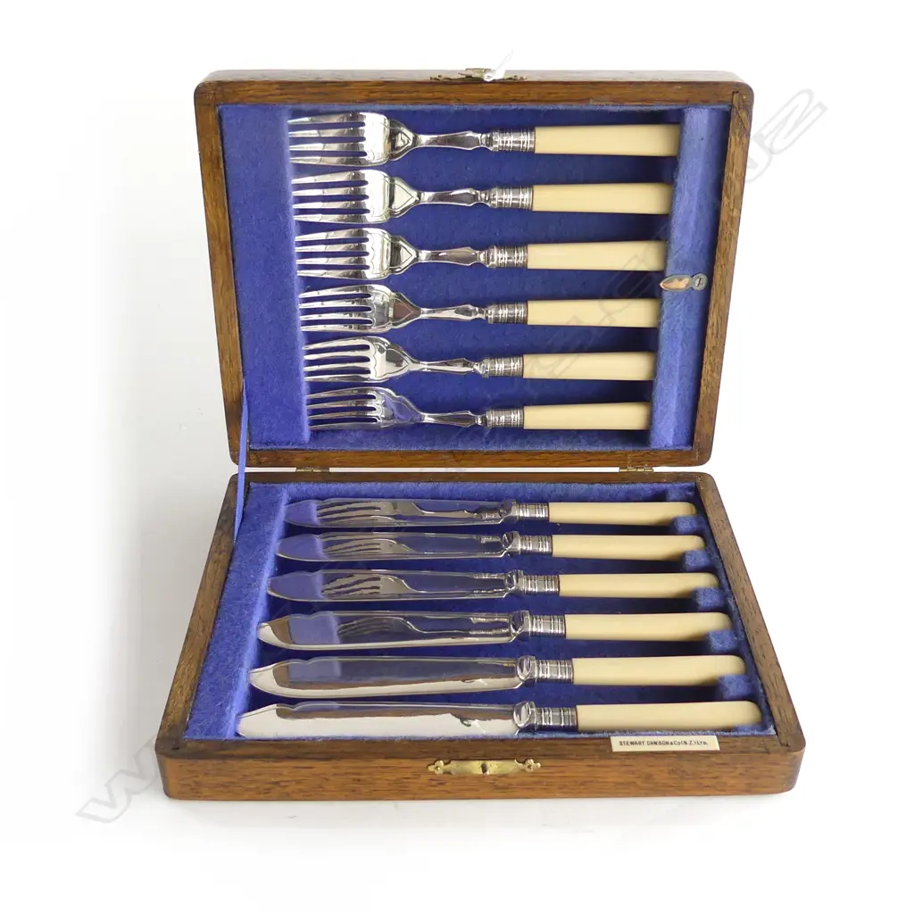 12 PCE EP FISH CUTLERY SET, CASED Image 1++