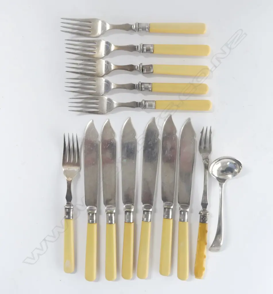 SILVER LADLE SPOON SHEFFIELD 1951 31gm, EPNS FORK & SET 6 EPNS FISH KNIVES & FORKS Image 1++