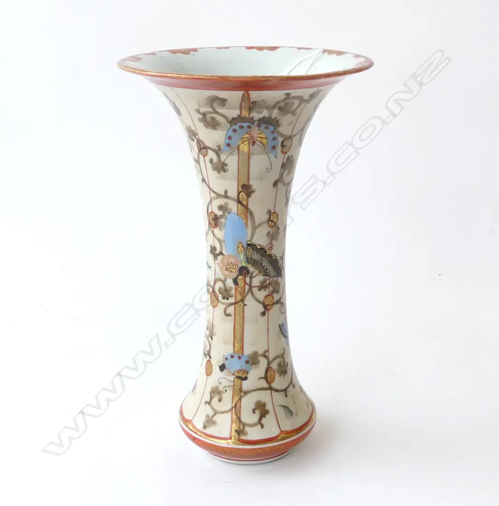 JAPANESE KUTANI PORCLAIN VASE BUTTERFLY PAT H230MM Image 1++