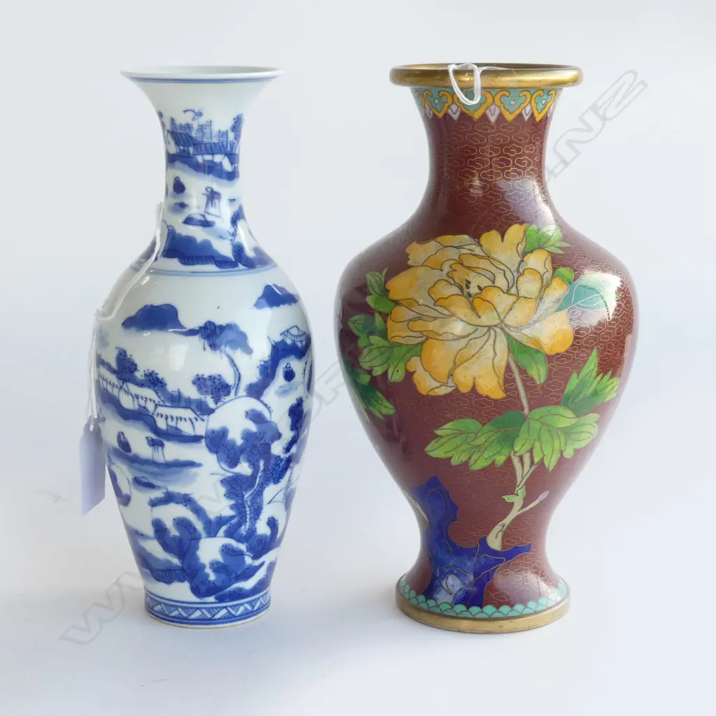 2 ORIENTAL VASES; B/W & CLOISONNE H.205mm Image 1++