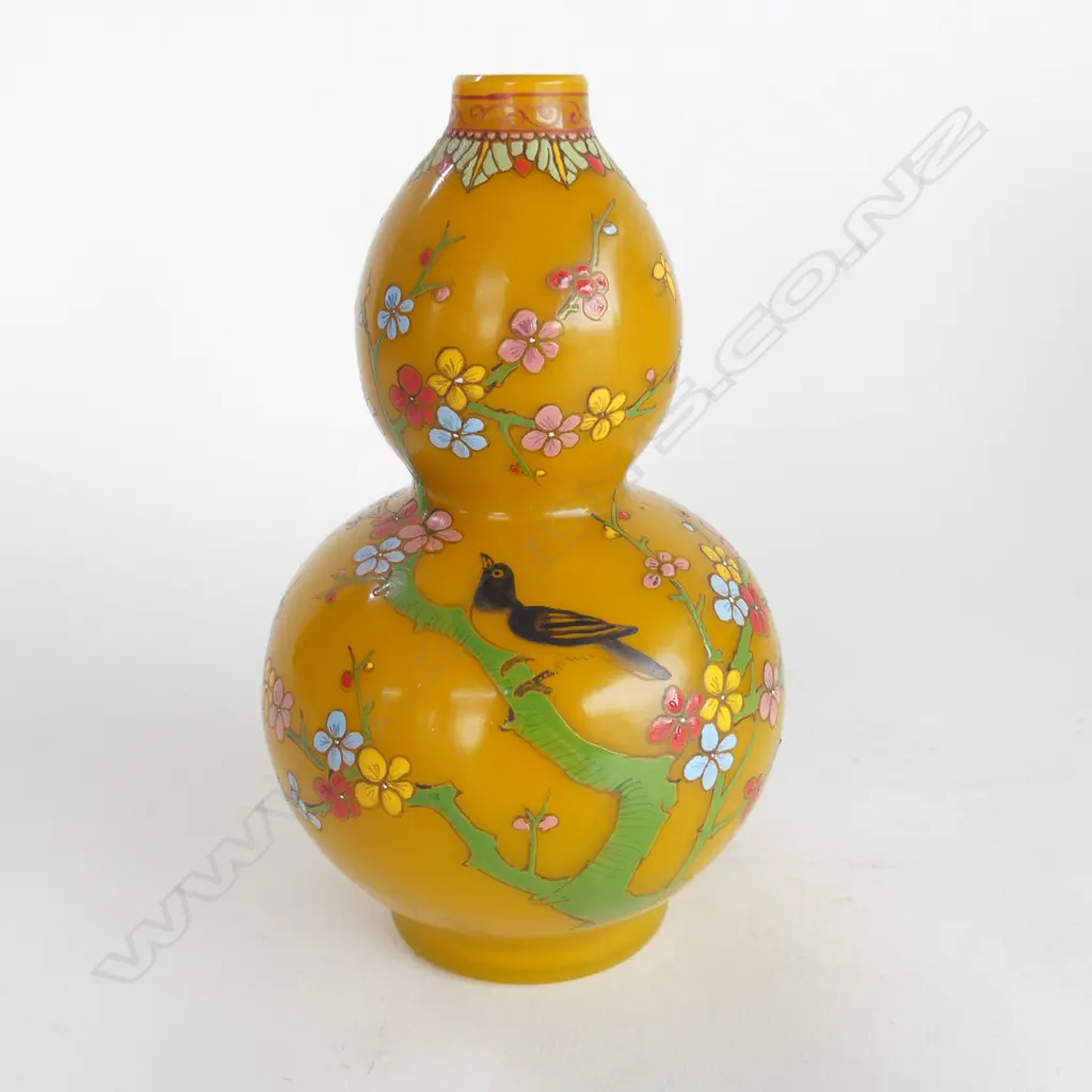 2 ORIENTAL VASES; AMBER GLASS DOUBLE GOURD, BLUE w. PRINTED DECORATION H.255mm Image 1++