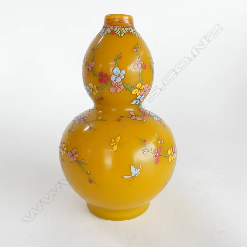 2 ORIENTAL VASES; AMBER GLASS DOUBLE GOURD, BLUE w. PRINTED DECORATION H.255mm Image 1++