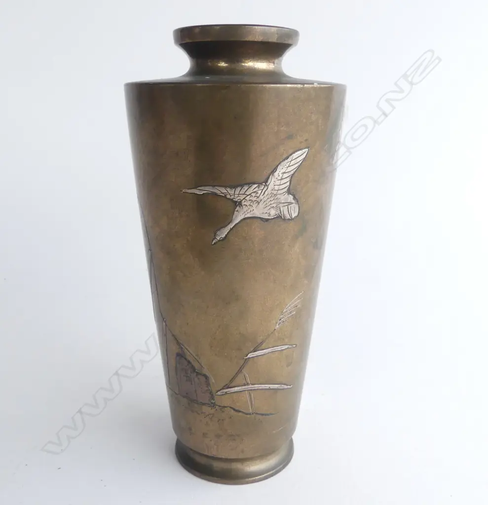 MEHJI PERIOD JAPANESE BRONZE VASE WITH SILVER INLAID GOOSE H140MM Image 1++