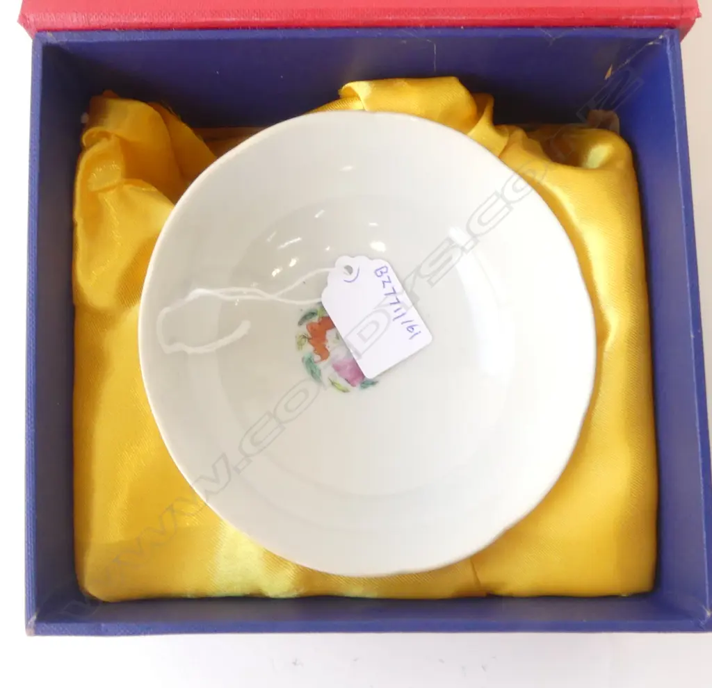 CHINESE FAMILLE ROSE RICE BOWL IN BOX AF DIA 120MM Image 1++