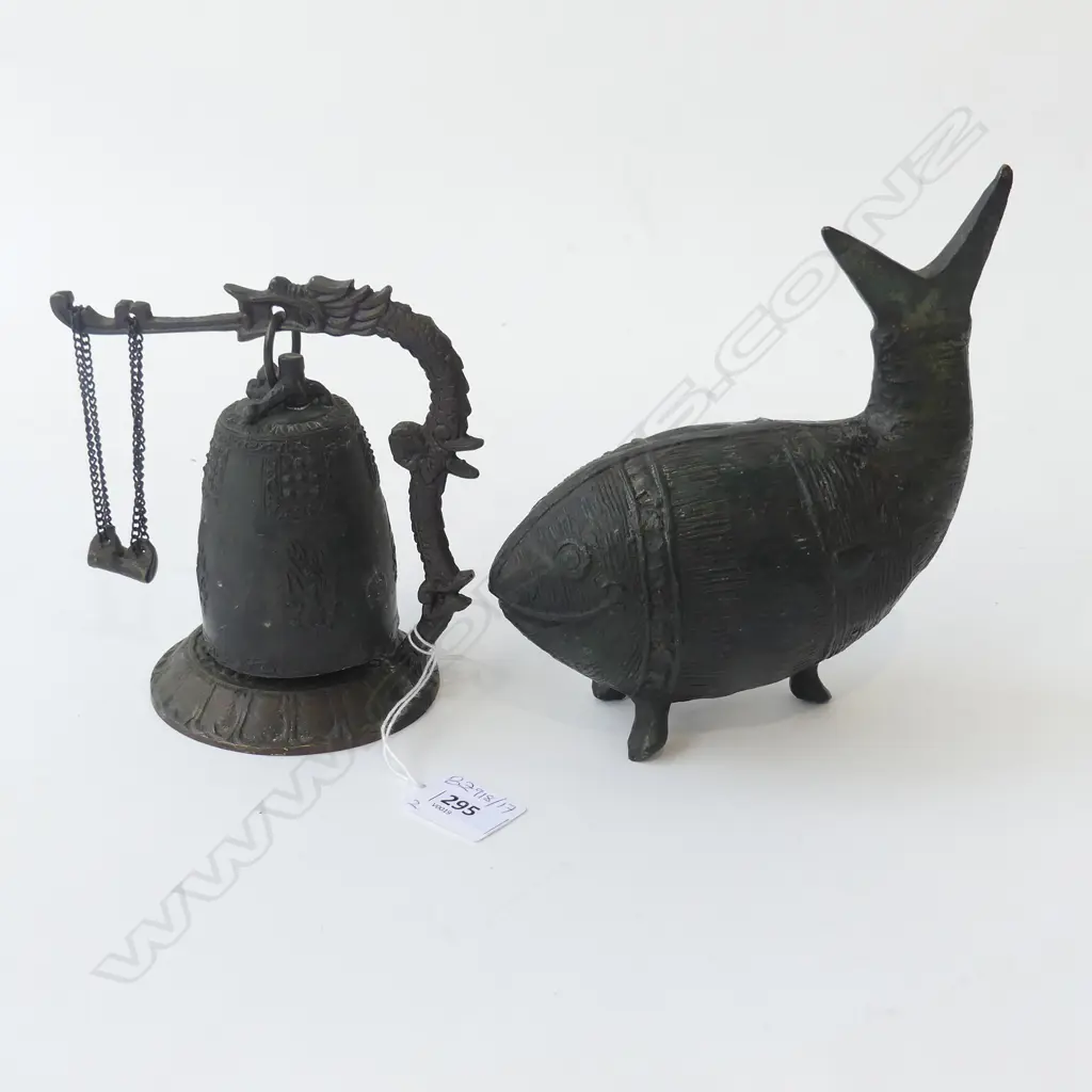METAL FISH H.180mm & ORIENTAL DRAGON BELL H.145mm Image 1++