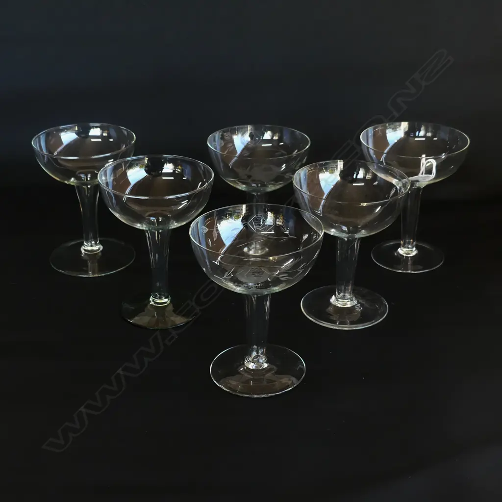 SIX HOLLOW STEM CHAMPAGNE GLASSES 3 PLAIN & 3 ETCHED, H.110MM Image 1++