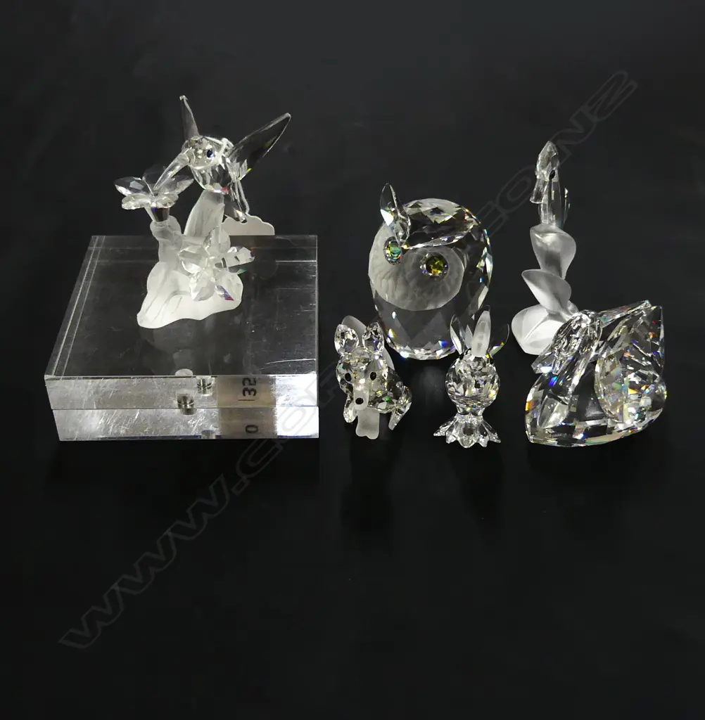 6 PCES SWAROVSKI; OWL, HUMMINGBIRD, SEAHORSE, ROOSTER, FOX, SWAN - ALL BOXED Image 1++