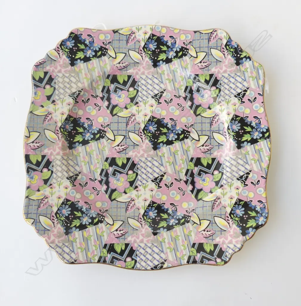 ROYAL WINTON A.O.F CHINTZ ‘QUILT’ CAKE PLATE RGD. NO. 824107, L.225MM Image 1++