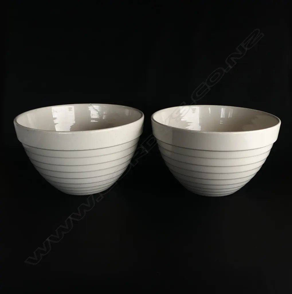 PR BEEHIVE MIXING BOWLS H.140mm, 240mm dia Image 1++