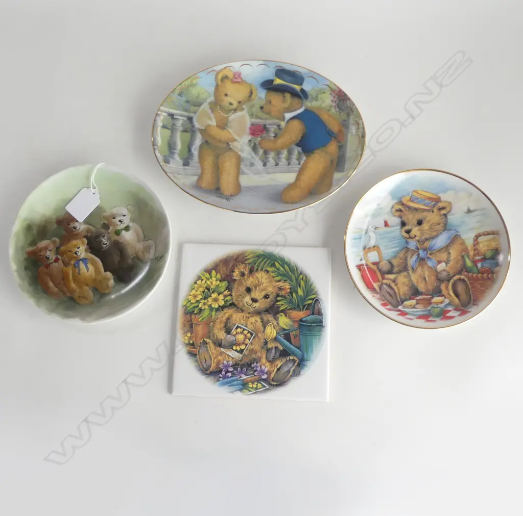4 TEDDY THEMED; 3 PLATES INCLS FRANKLIN MINT LTD ED & HANDPAINTED + TILE Image 1++