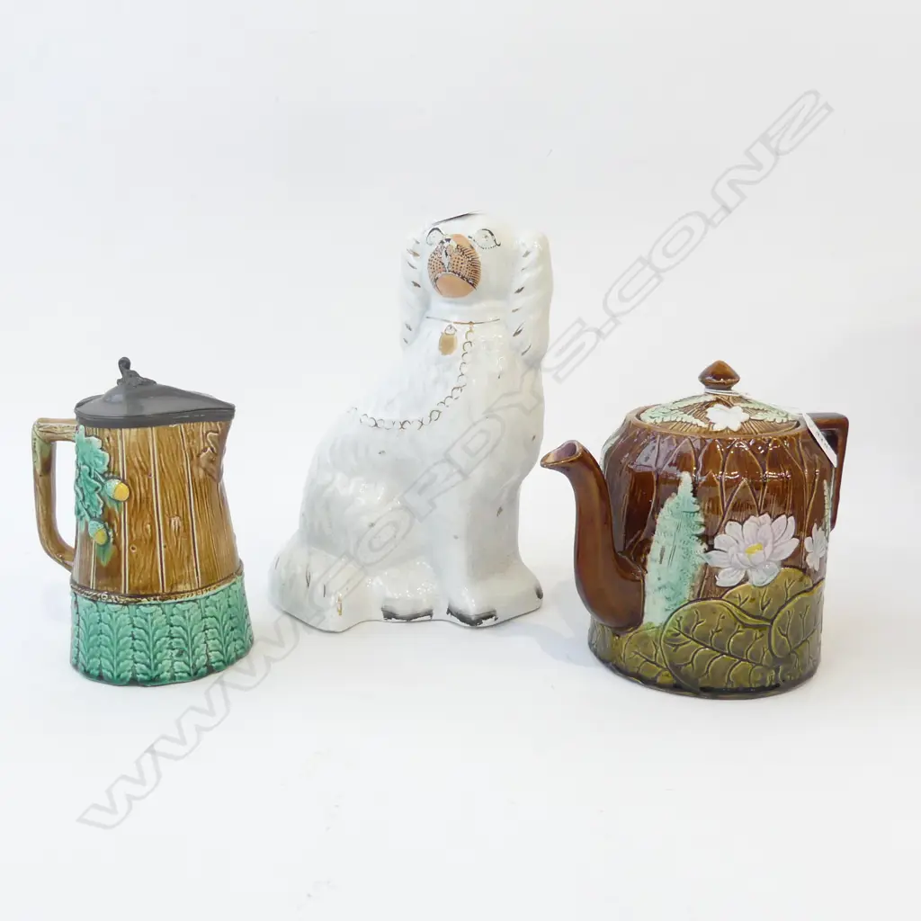 MAJOLICA TEAPOT & JUG (HAIRLINE) + STAFFORDSHIRE DOG H.260mm Image 1++