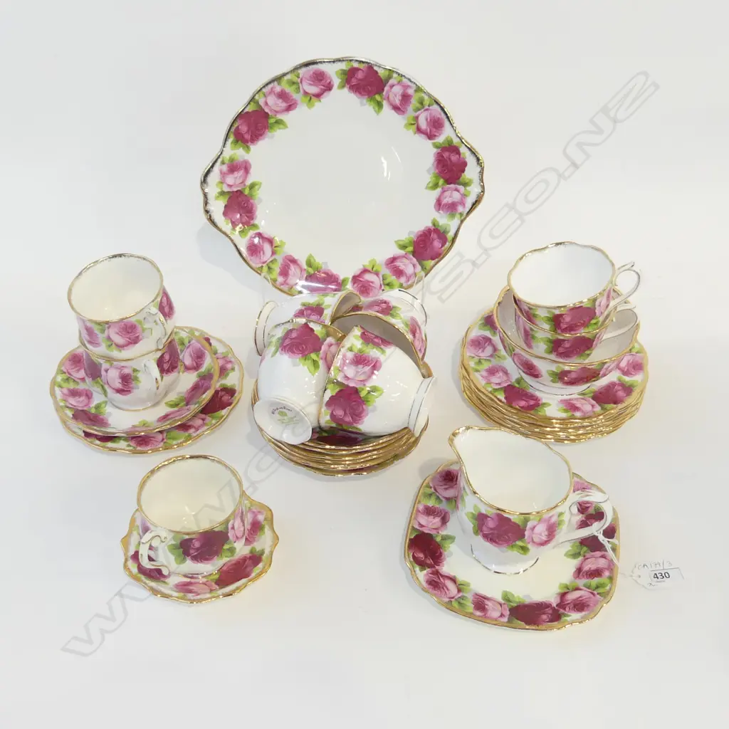 ROYAL ALBERT OLD ENGLISH ROSE TEA SET Image 1++