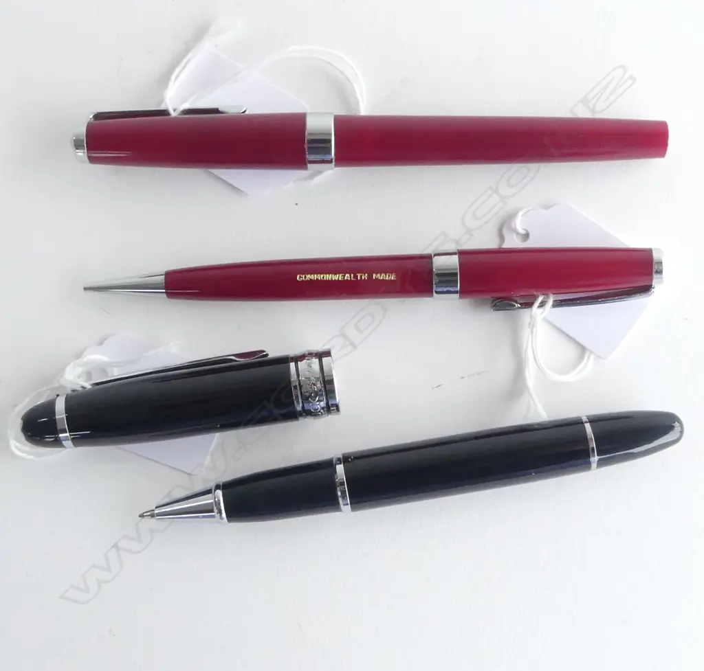 TRIO PENS; MONT BLANC MEISTERSTUCK BALL POINT, VINTAGE 'COMMONWEALTH MADE' PENCIL & FOUNTAIN PEN Image 1++