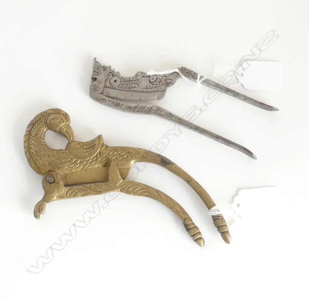 2 VINTAGE BETEL NUT / TOBACCO CUTTERS  L160MM Image 1++