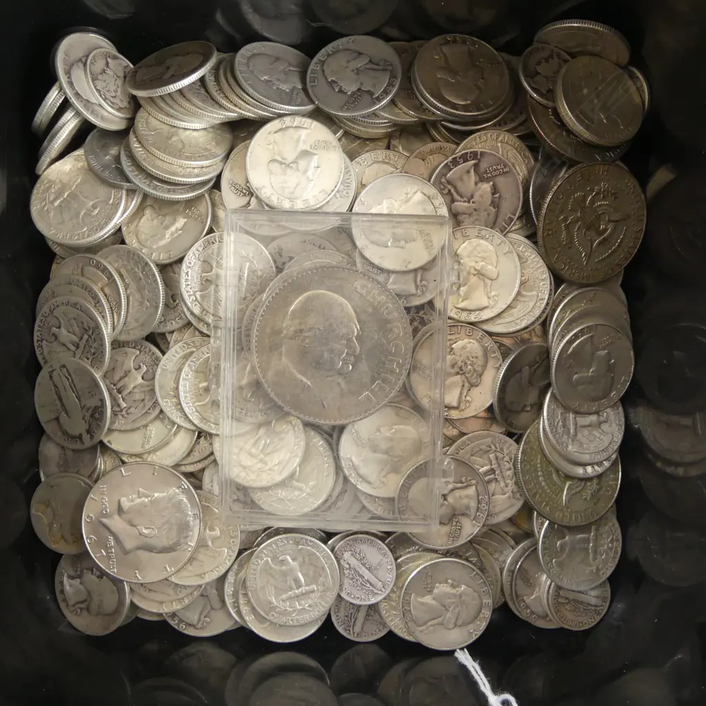 ASST USA mainly 1940'S TO 1960'S QUARTER DOLLAR SILVER COINS 90% silver approx. 2kgs Image 1++