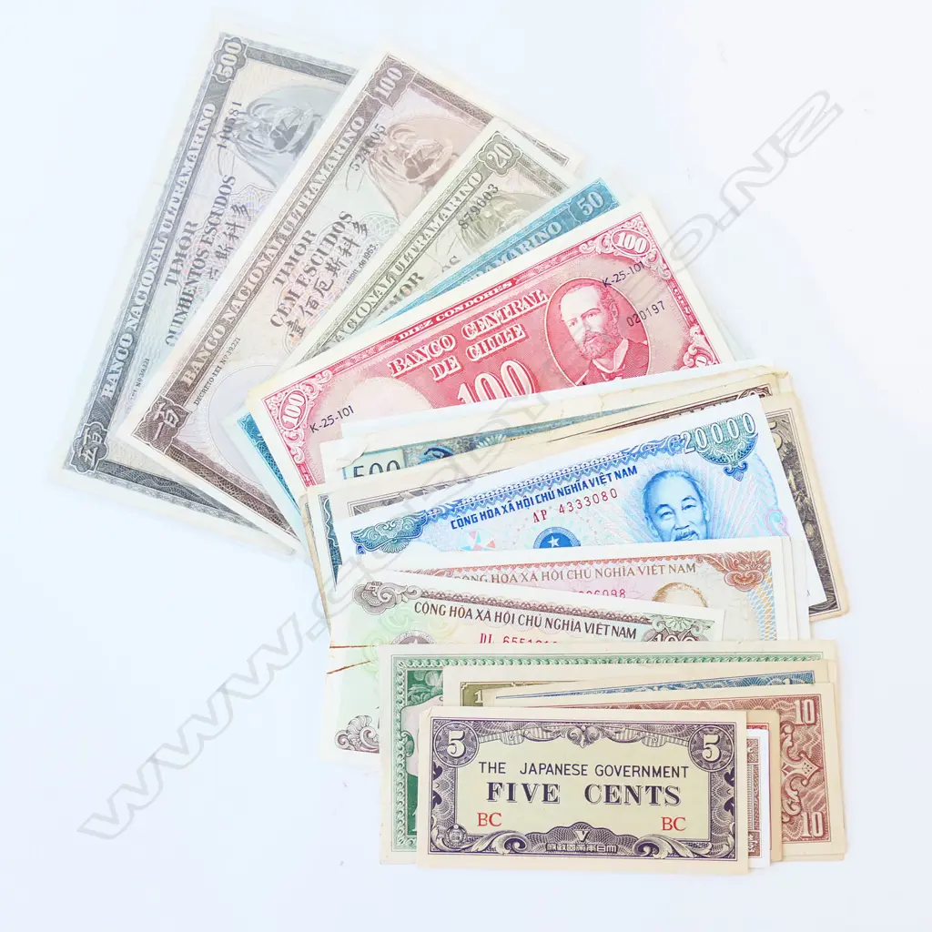 33 ASST. WORLD BANK NOTES, ASIAN & STH AMERICAN Image 1++