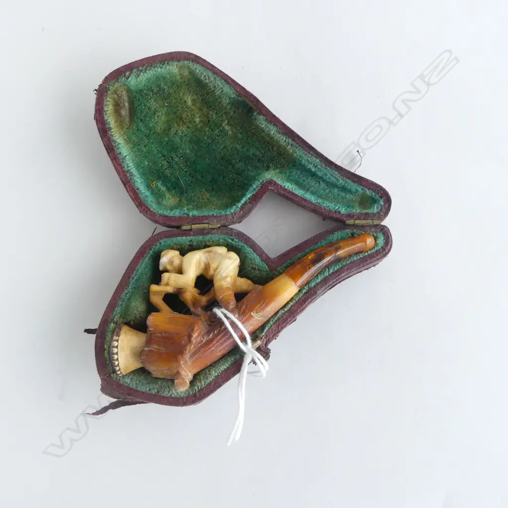 CASED MEERSCHUAM PIPE  CARVED MAN FIGURE L100MM Image 1++