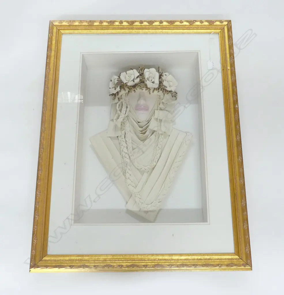 LG 3D ARTWORK - WHITE BUST 880x660mm overall Image 1++