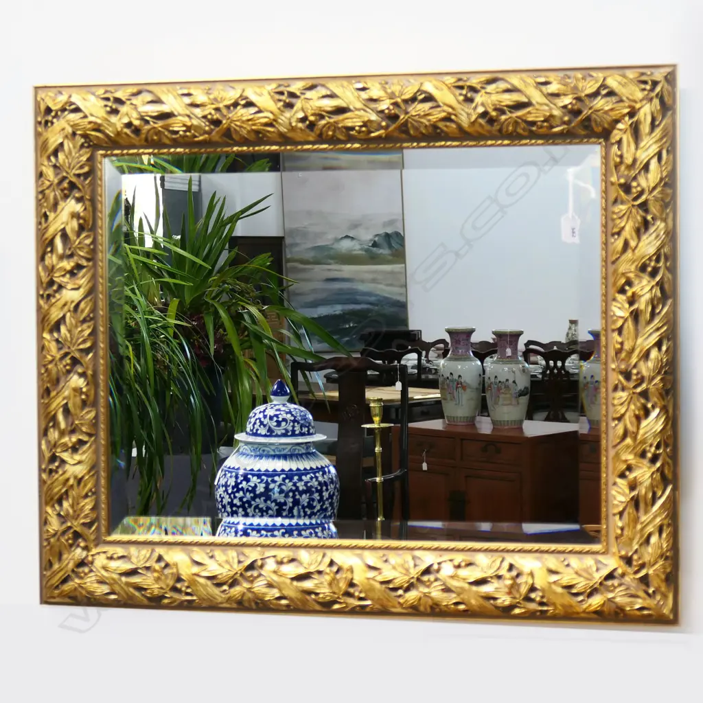 GILT WALL MIRROR H820mm W670mm Image 1++