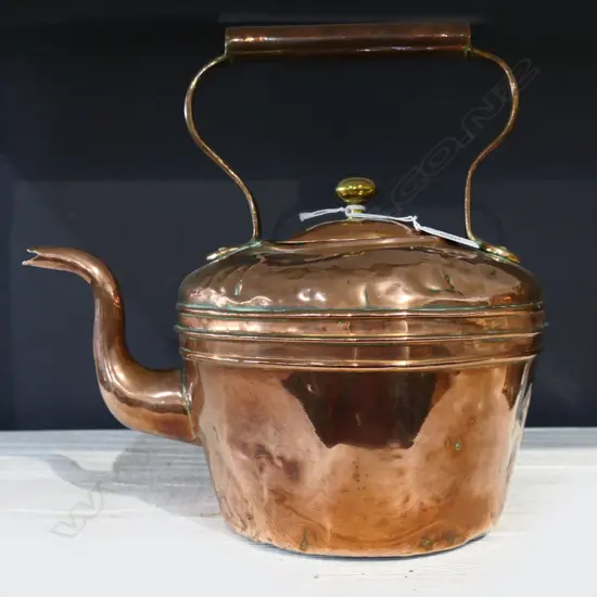 ANTIQUE COPPER KETTLE, DENTED, H.290mm