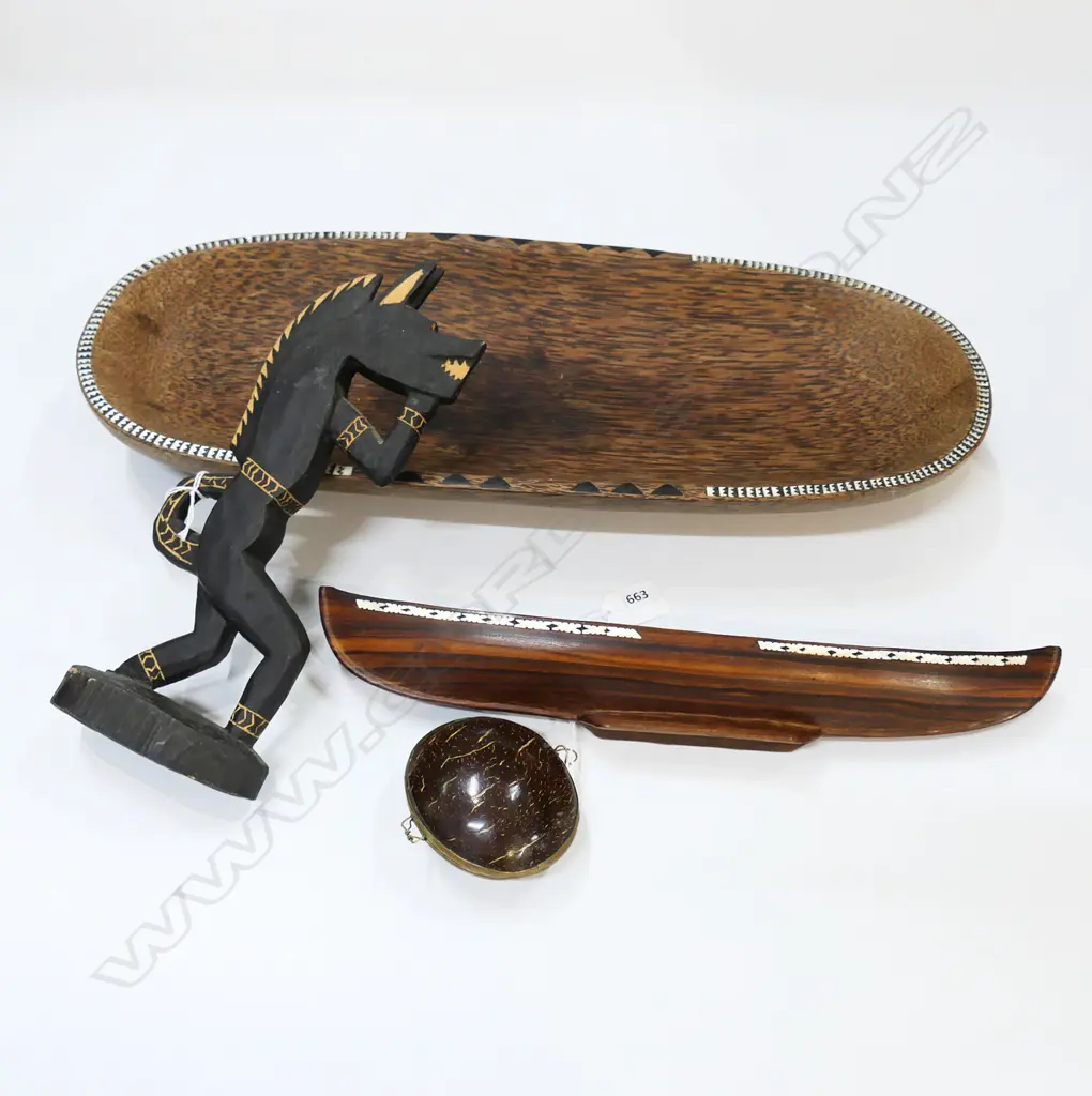 FOUR SOLOMON ISLAND WOODEN ARTIFACTS (BOAT, PURSE,HORSE SCULPTURE AND PLATTER ), LONGEST 500MM Image 1++