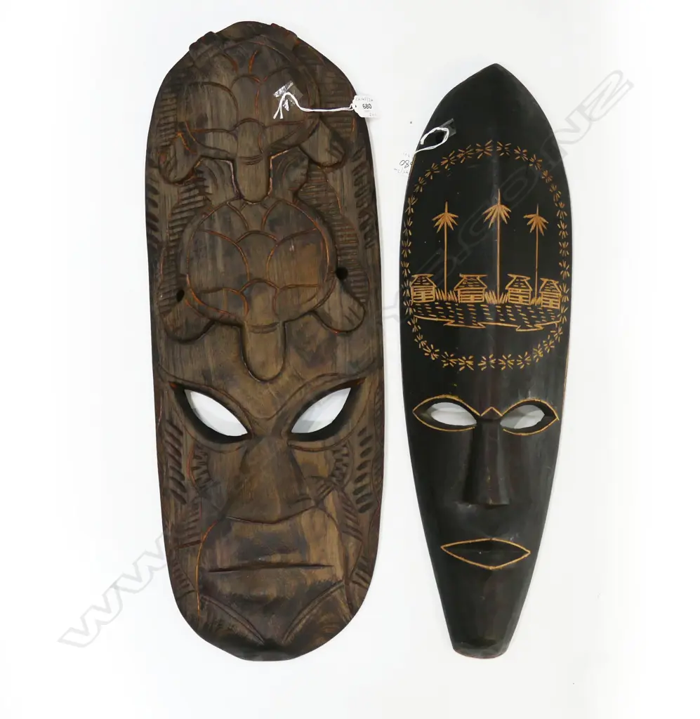 2 PACIFIC ISLAND FACE MASKS L640MM 7 FOOD HOOK CLUB L770MM Image 1++
