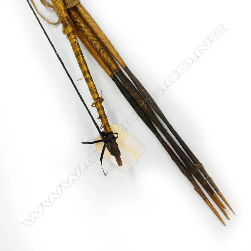 SOLOMAN ISLANDS FIBER BOUND BOW & ARROWS L1670MM Image 1++