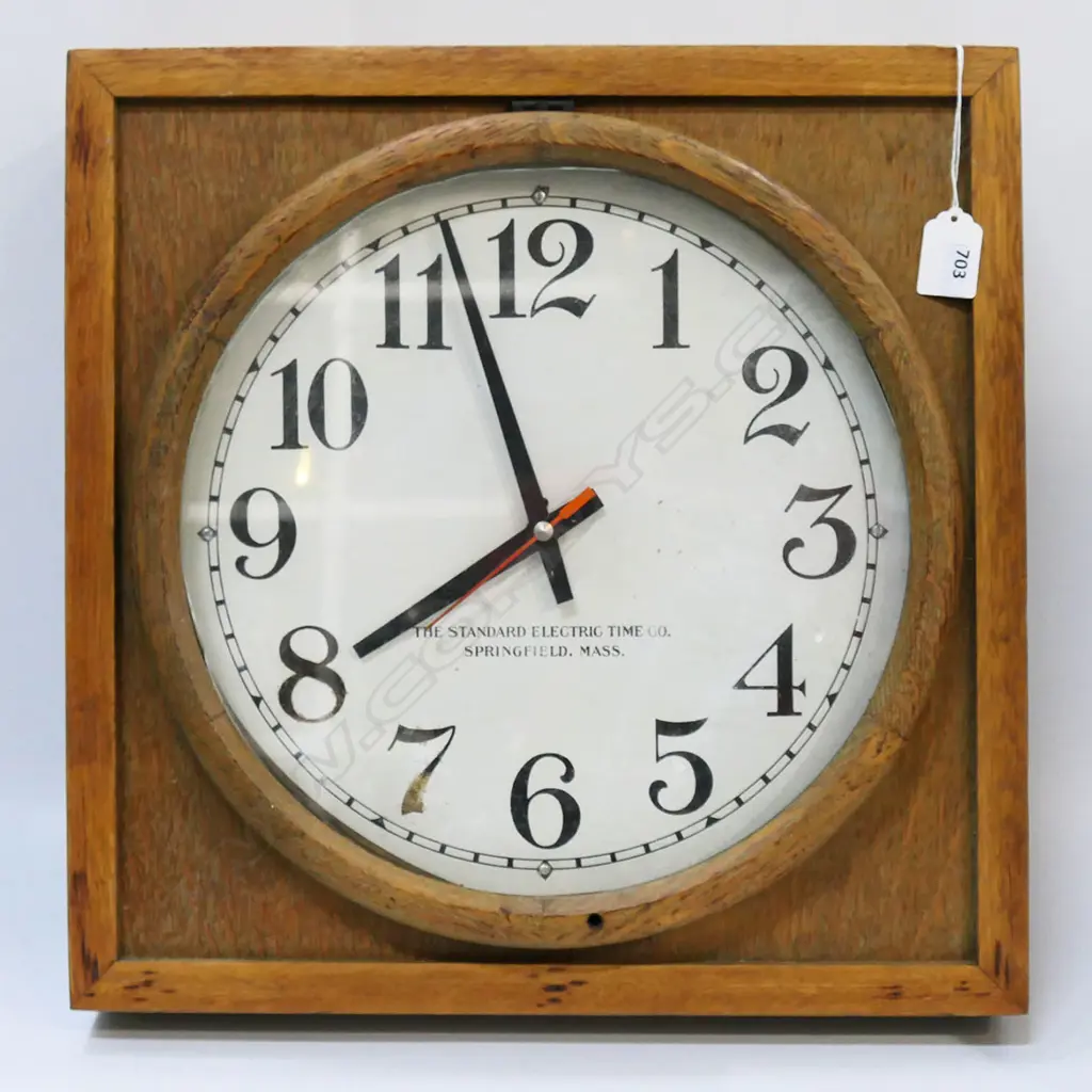 ANTIQUE STYLE CLOCK, WOODEN FRAME 400x400x95mm Image 1++