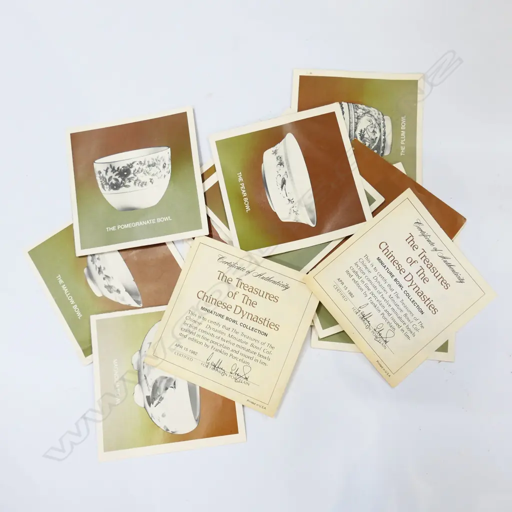 SMALL SHADOW BOX H350mm AND FRANKLIN TEABOWLS Image 1++