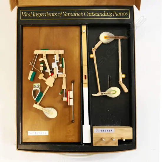 YAMAHA PIANO KEY DISPLAY, CASED