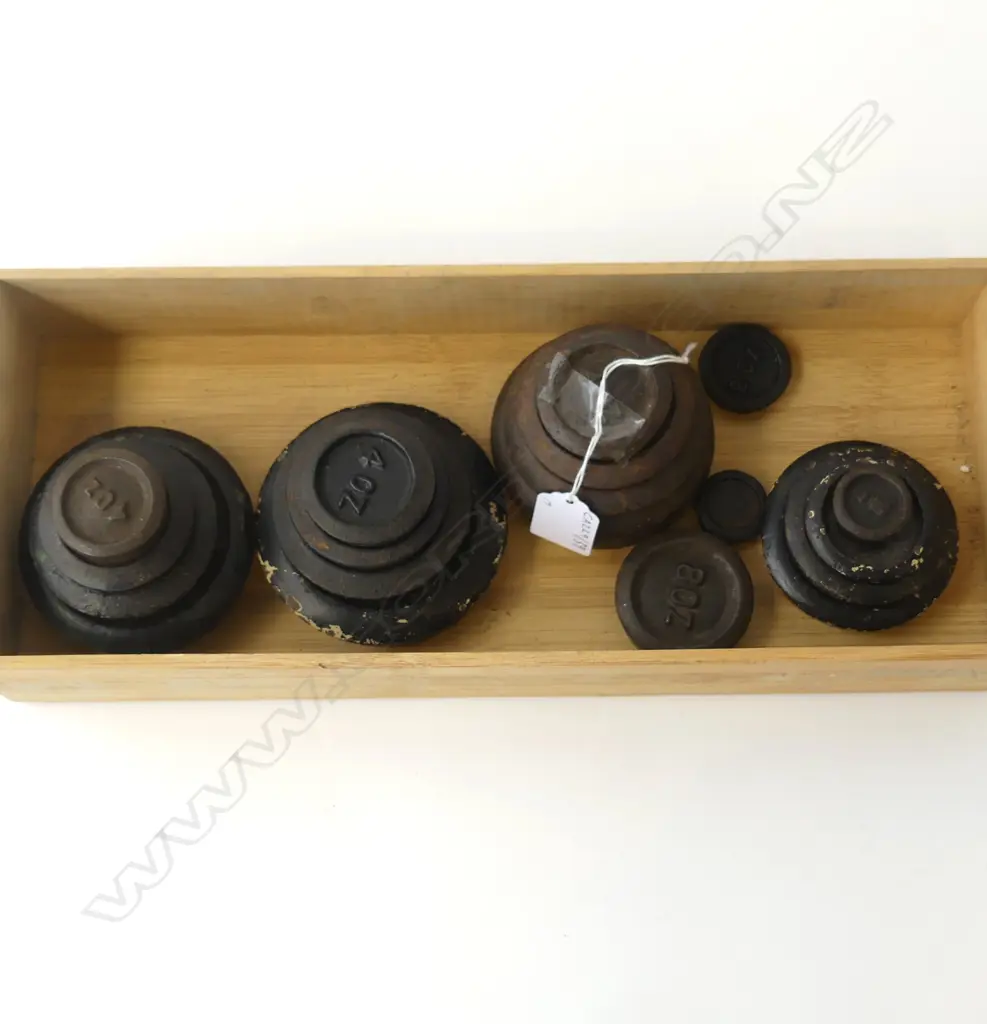 NINETEEN CAST IRON WEIGHTS FOR SCALES 1OZ - 2LB Image 1++