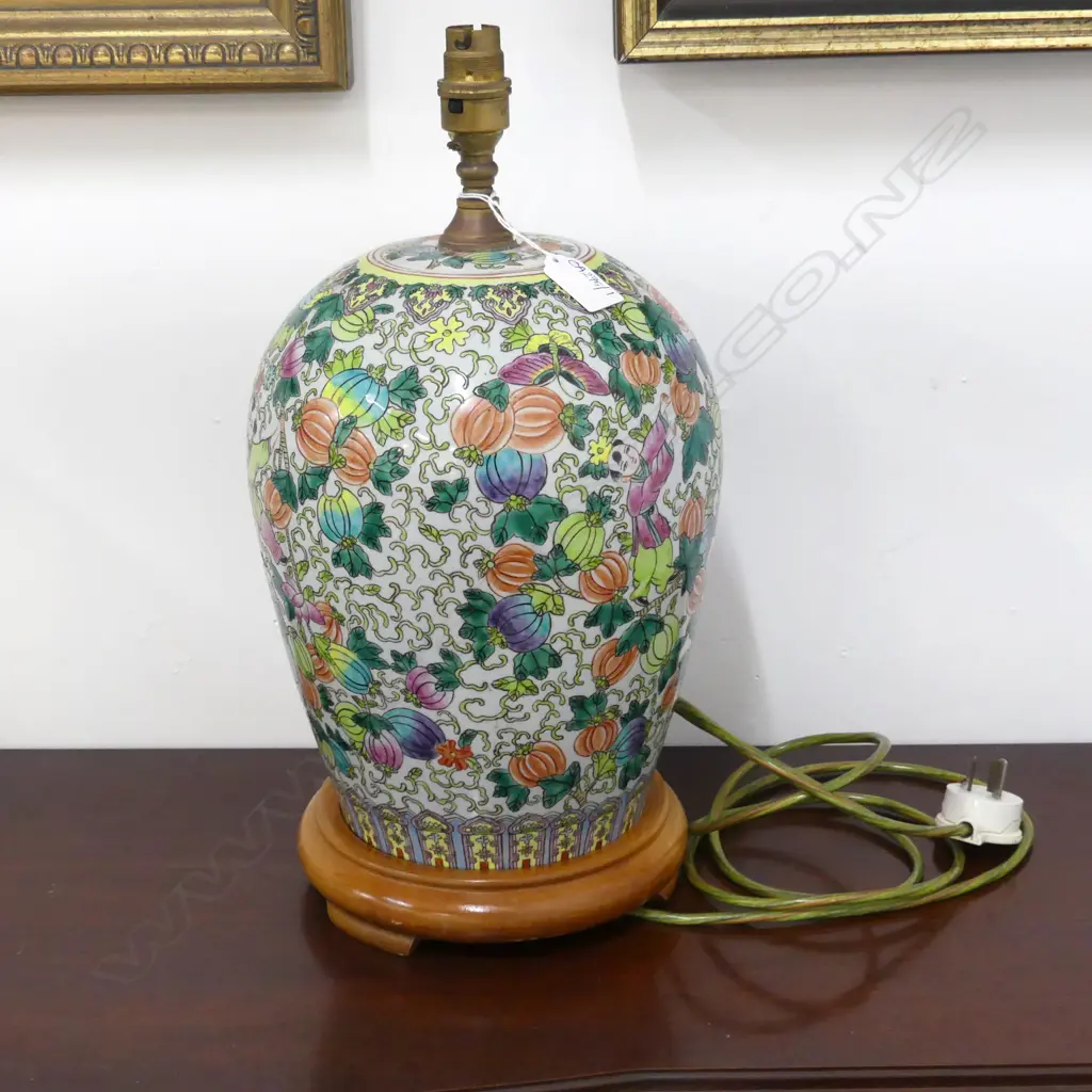 CHINESE TABLE LAMP, NO SHADE H.400mm Image 1++