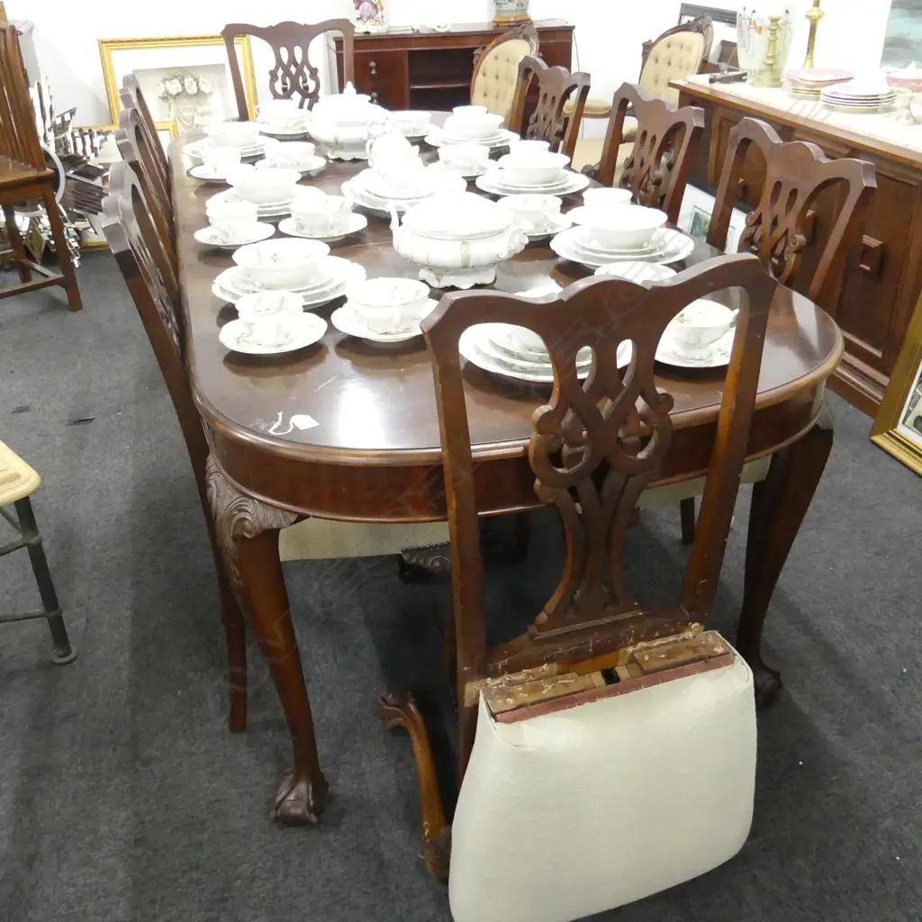 MAHOGANY DINING TABLE w. 8 CHIPPENDALE STYLE CHAIRS ONE CHAIR BROKEN Image 1++