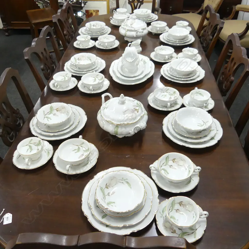 HUTSCHENREUTHER 'SYLVIA' DINNER SERVICE Image 1++