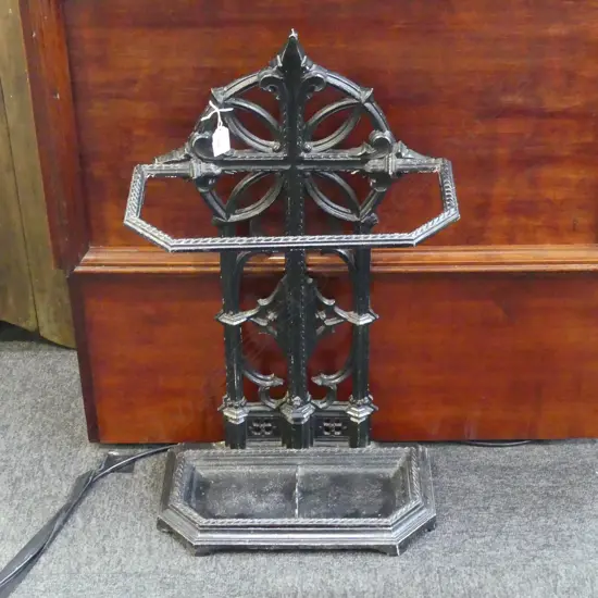 VICTORIAN CAST IRON UMBRELLA STAND W. ENGLISH REDG. DIAMOND, REMOVABLE BASE TRAY, H.680MM W.390MM