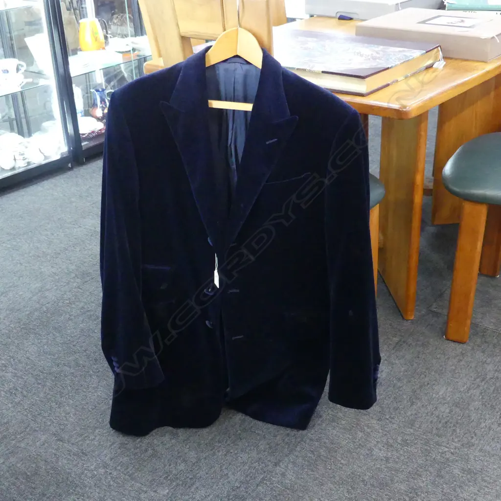 ROYAL BLUE VELVET ITALIAN MENS JACKET LABLED MID LENGHT Image 1++