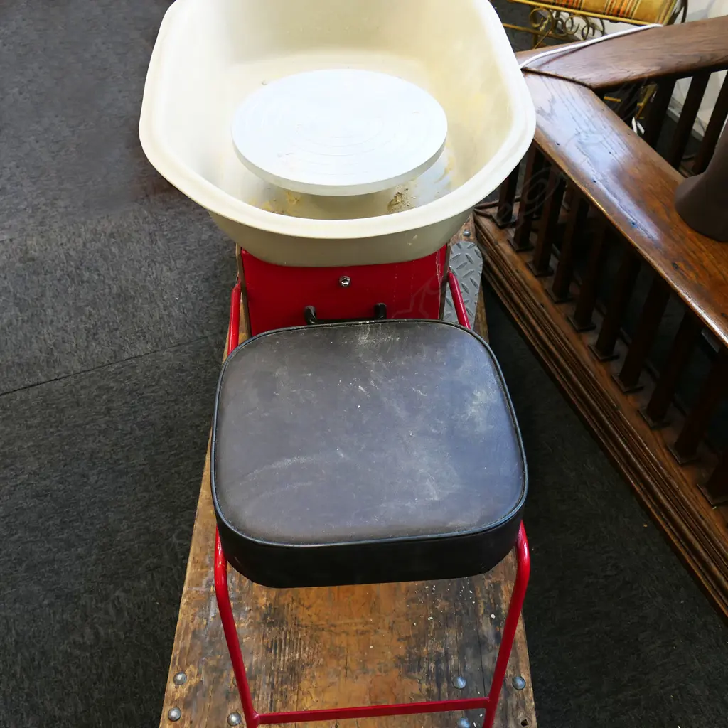 COWLEY DOUBLE DRIVE ELECTRIC POTTERS WHEEL & CLAY (TROLLEY NOT INCL.) Image 1++