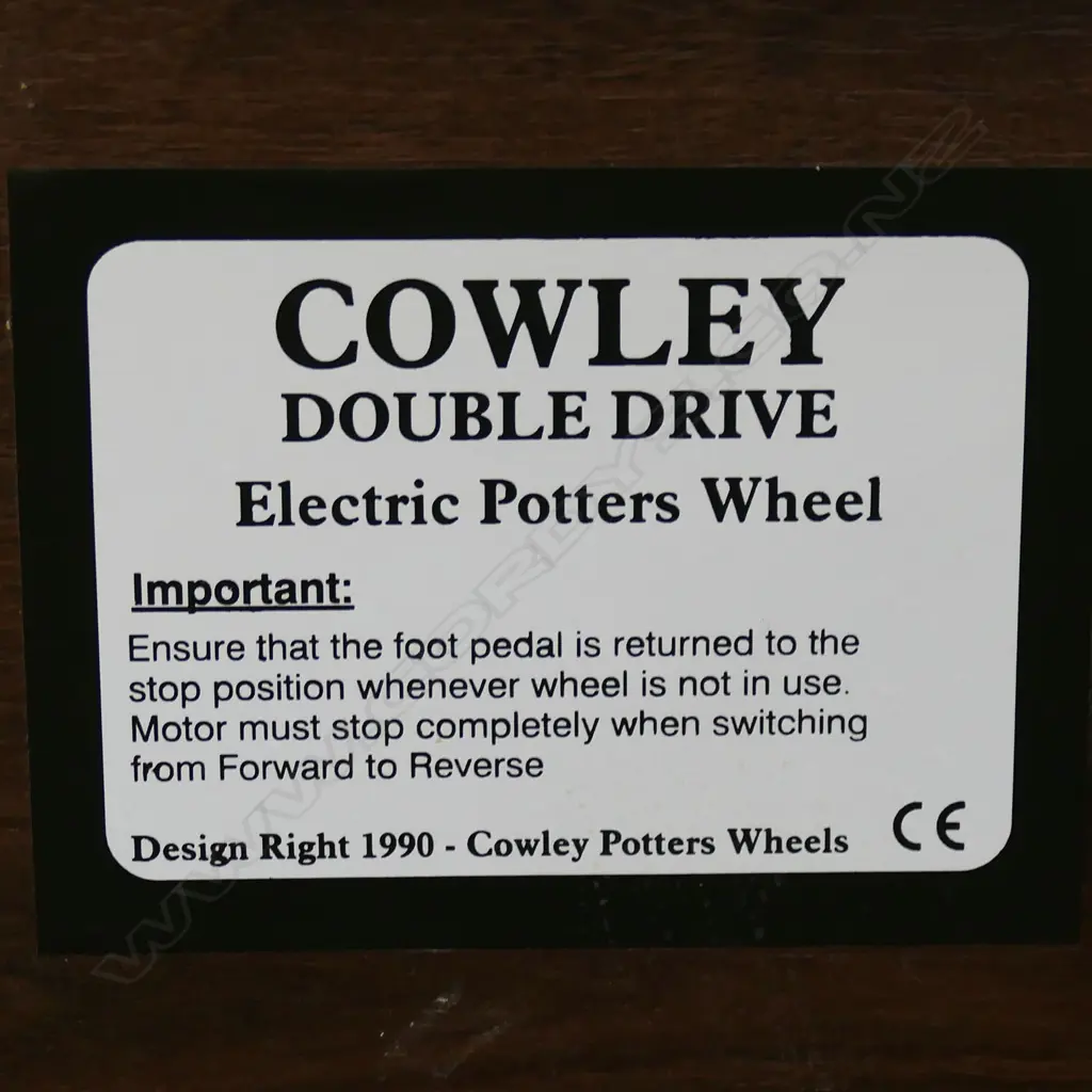 COWLEY DOUBLE DRIVE ELECTRIC POTTERS WHEEL & CLAY (TROLLEY NOT INCL.) Image 1++