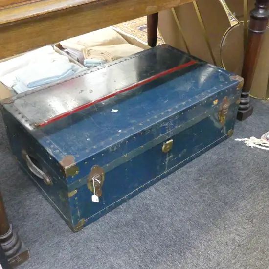 GREEN TRAVEL TRUNK