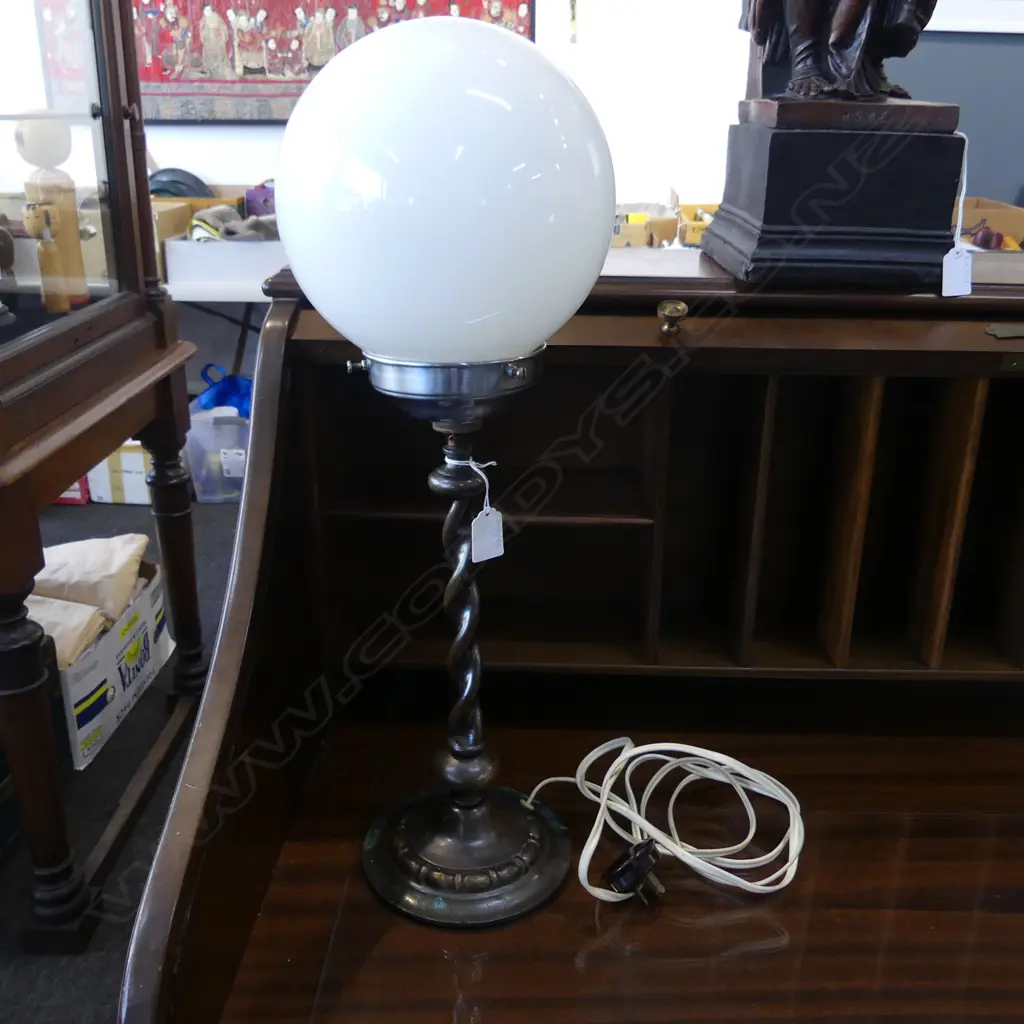 METAL BARLEY TWIST TABLE LAMP H.560mm Image 1++