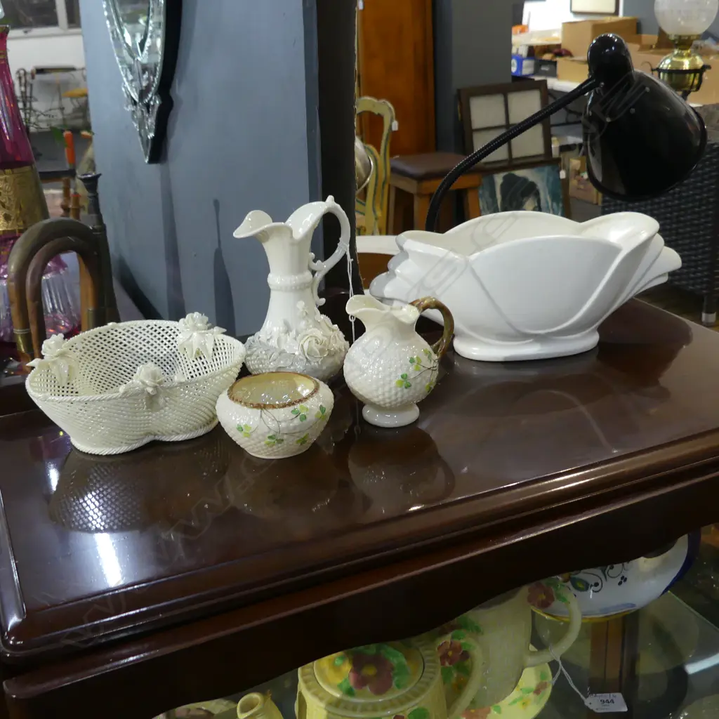 4 PCES BELLEEK (3 BLACK LABEL) + ENGLISH VASE W.295mm Image 1++